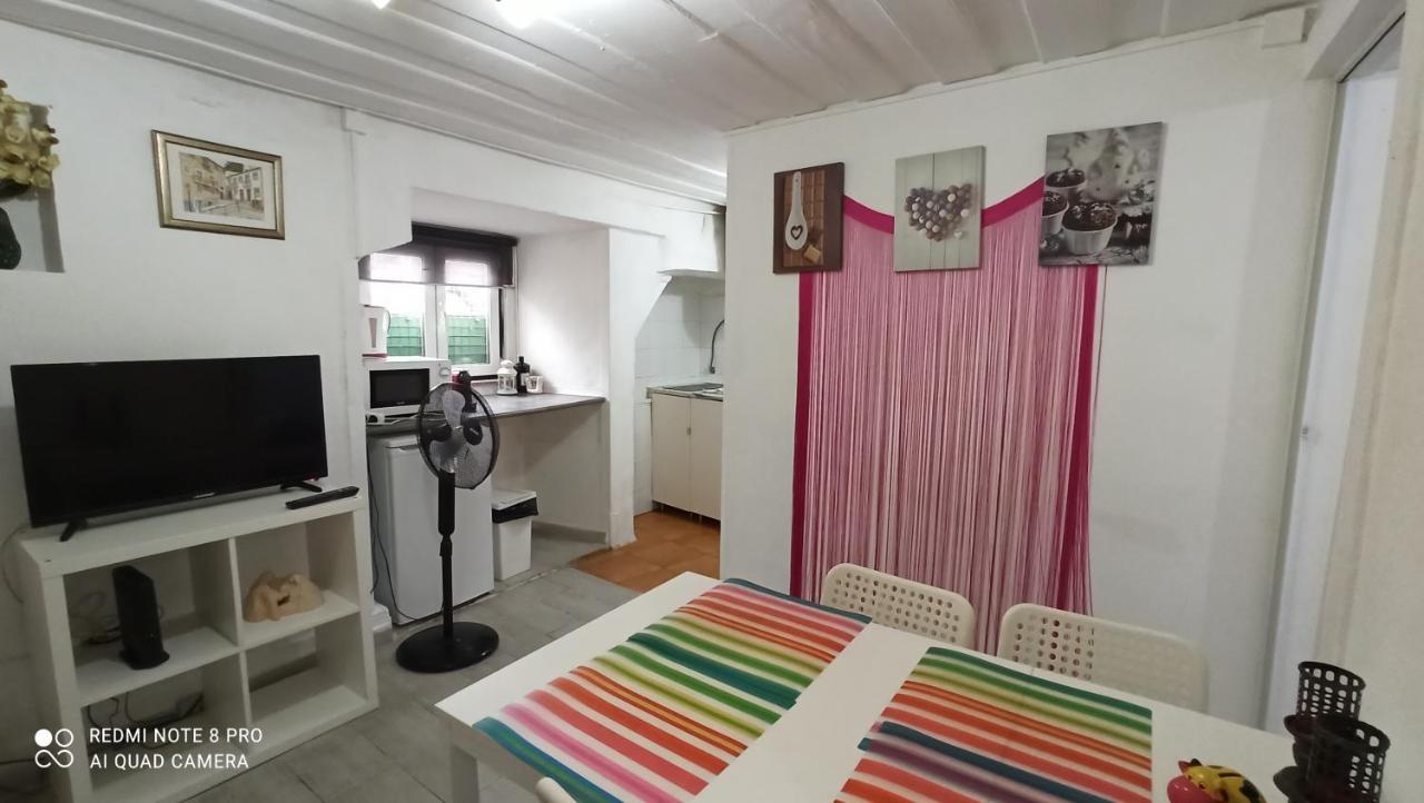 Martim Moniz Low Cost Apartment Lisbon Bagian luar foto
