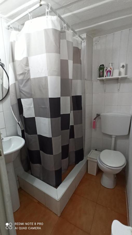 Martim Moniz Low Cost Apartment Lisbon Bagian luar foto