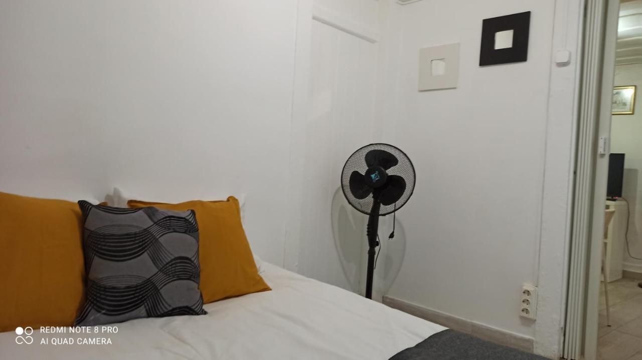 Martim Moniz Low Cost Apartment Lisbon Bagian luar foto