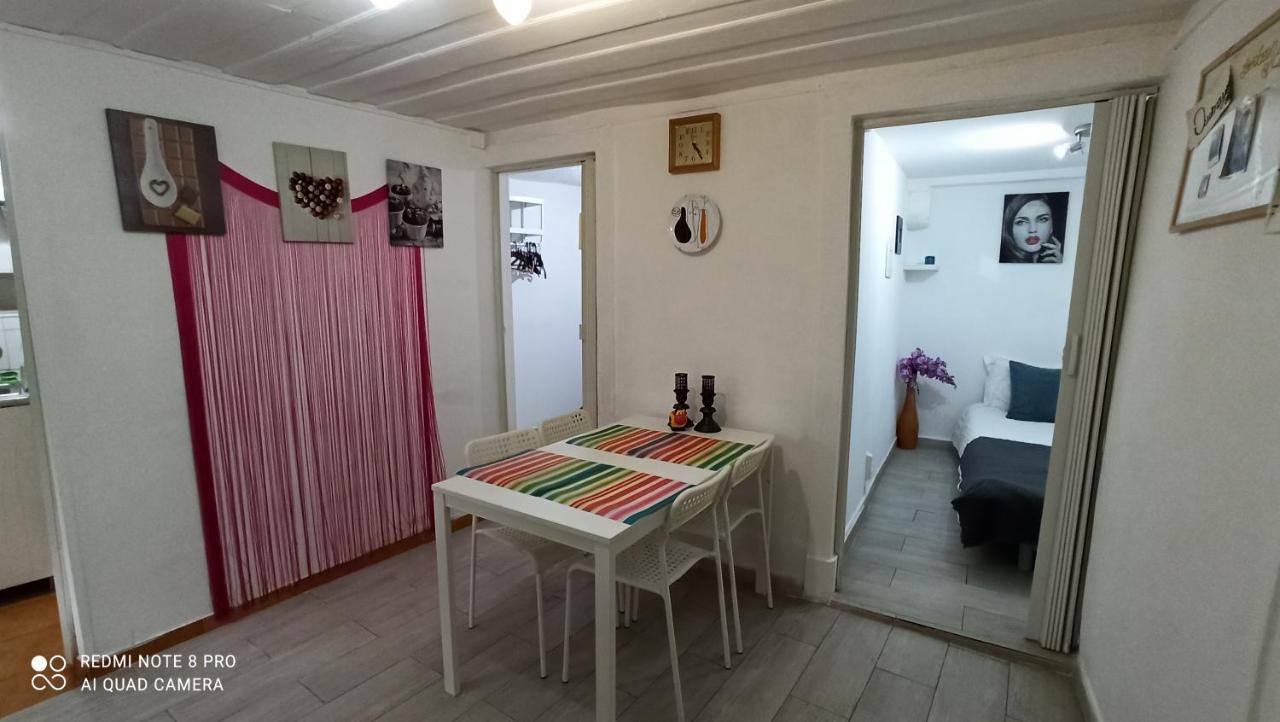 Martim Moniz Low Cost Apartment Lisbon Bagian luar foto